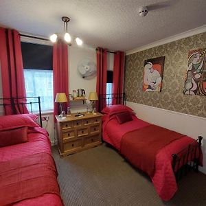 Zimmer mit zwei Einzelbetten
